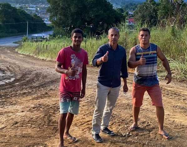 Camacã: Prefeitura realiza mais manutenção em ruas da cidade com patrolamento e cascalhos